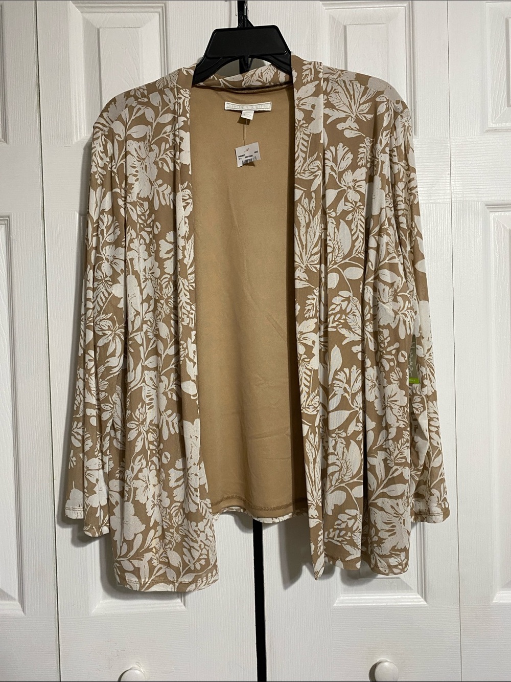 Juniper + Lime NWT tan & off white Open Cardigan top size 1X & 2X